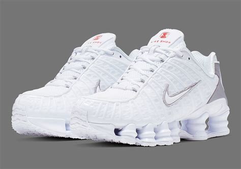 weiße nike shox|White Nike Shox Shoes. Nike AT.